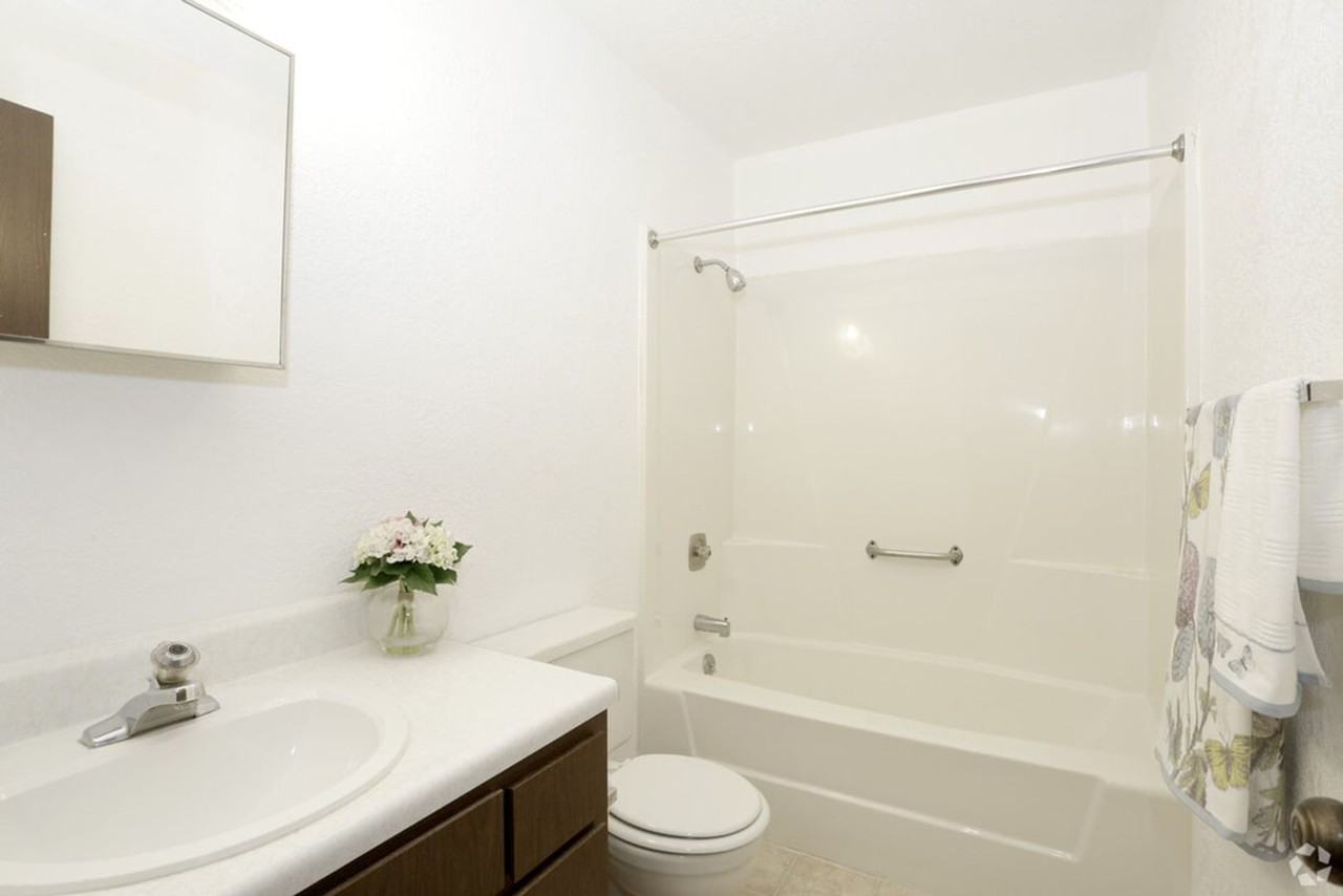West Mound Apartments - Photo 2 of 15