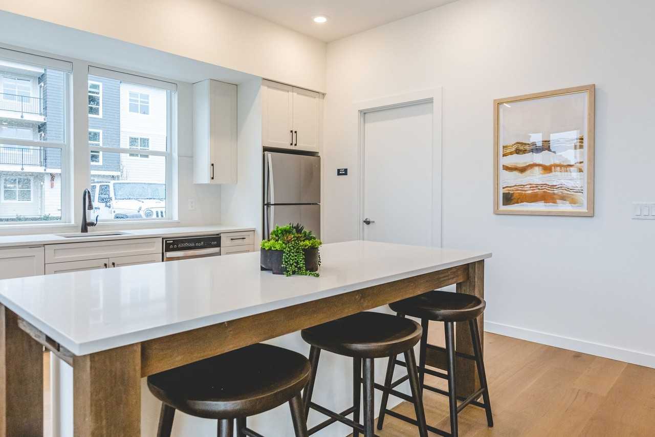 Pacific Valley Apartments - Photo 4 of 50