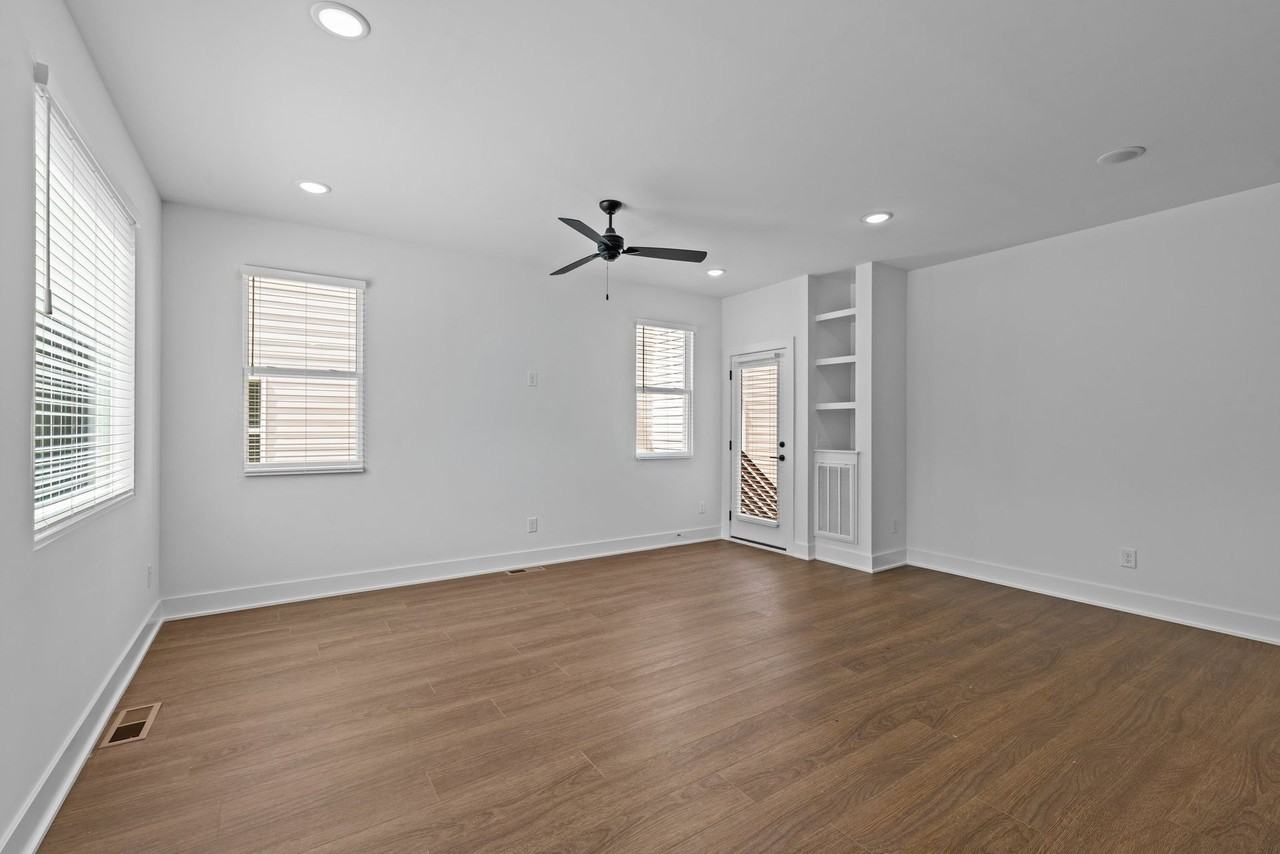 3 Bedroom 3.5 Bathroom Brand New Luxury duplexes near downtown Raleigh