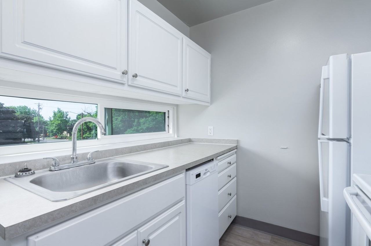 The Lee Apartments - Photo 3 of 47