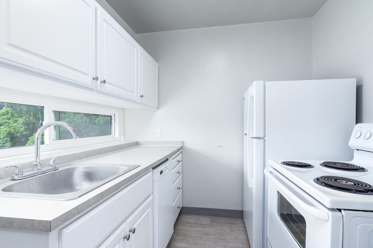 The Lee Apartments - Photo 5 of 47