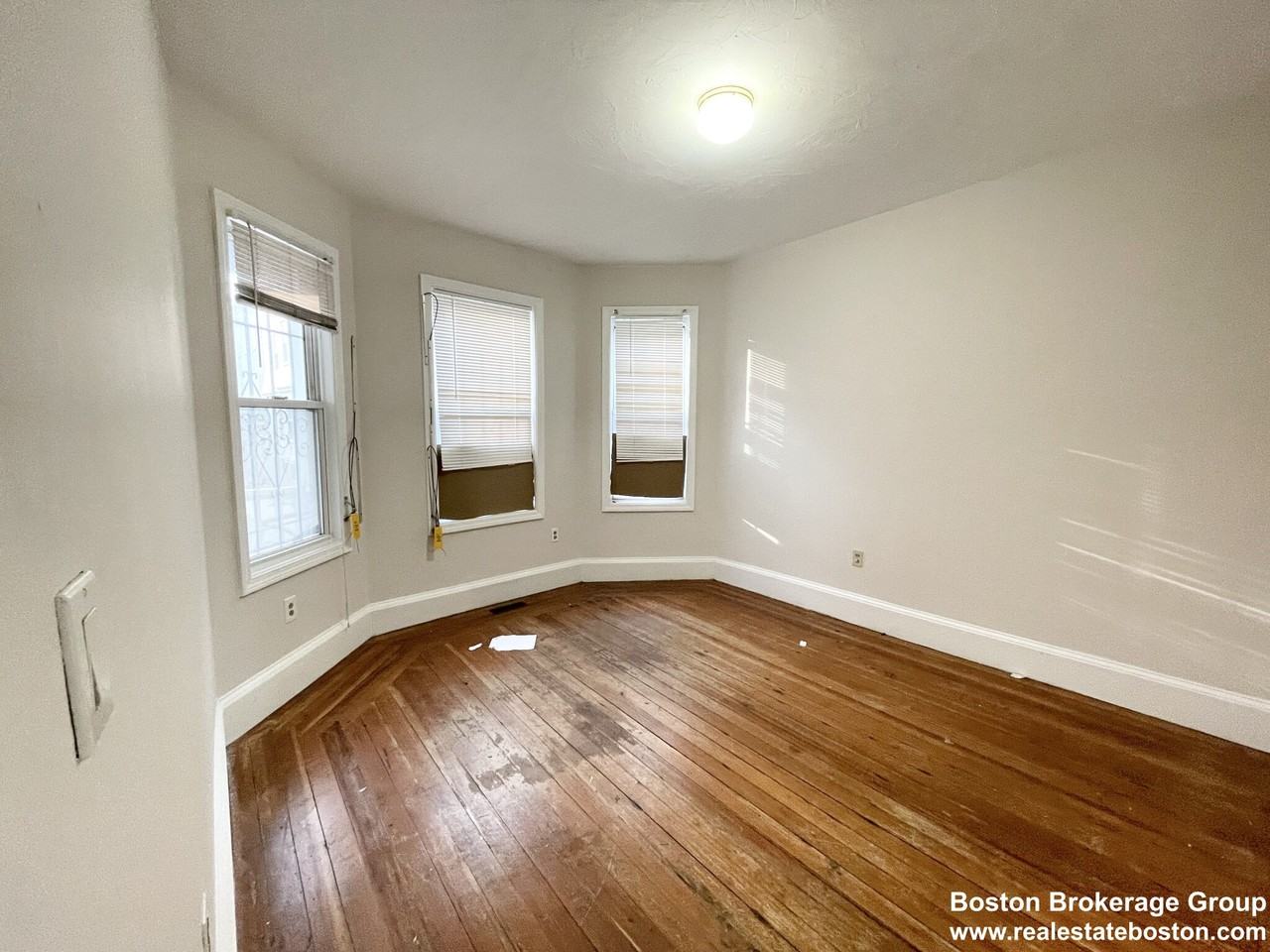 733 Parker St #1 - Photo 4 of 8