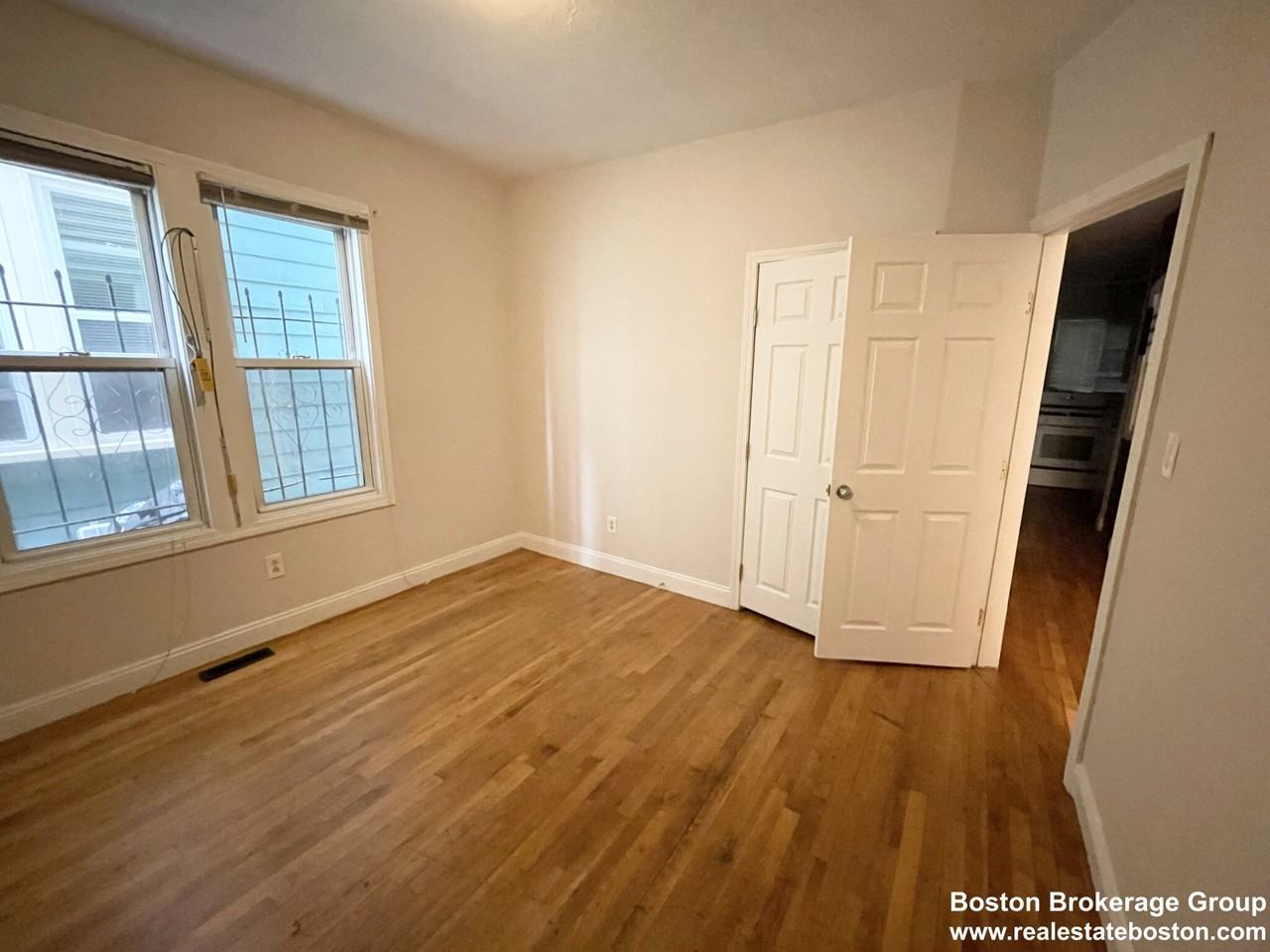 733 Parker St #1 - Photo 5 of 8