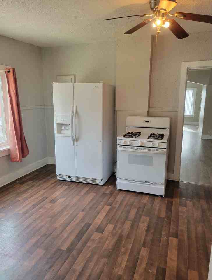 528 21st St Frnt - Photo 2 of 12