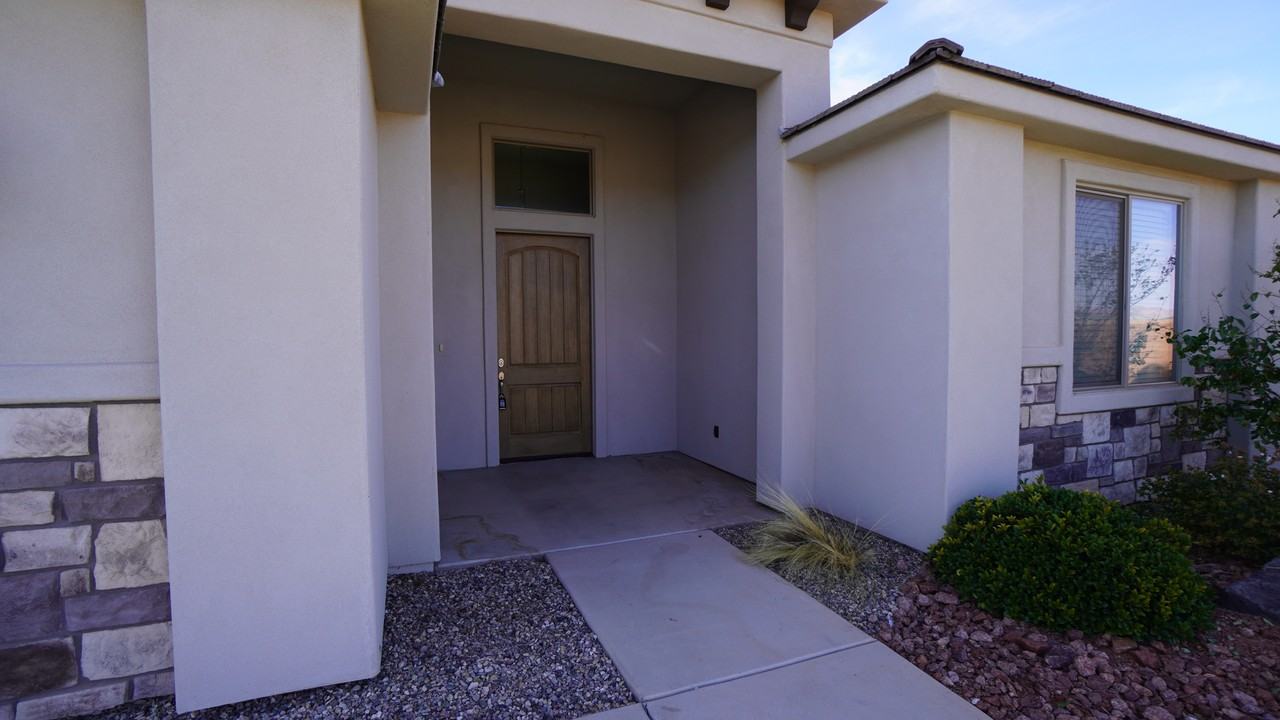 2712 Sw - Photo 4 of 50