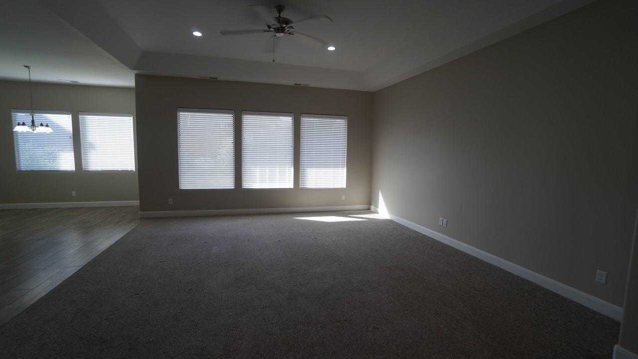 2712 Sw - Photo 6 of 50