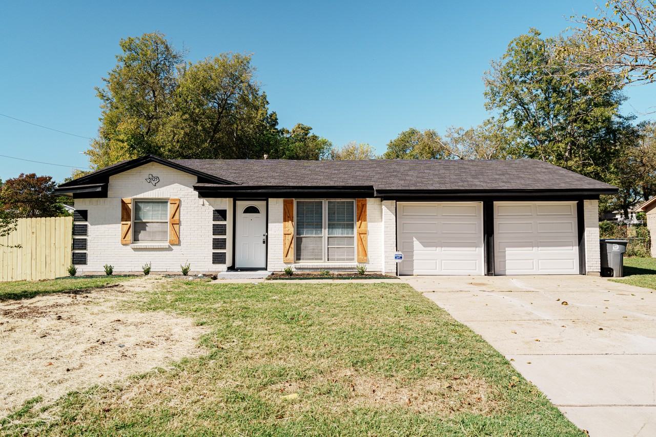 5925 Lazy River Dr - Photo 2 of 34