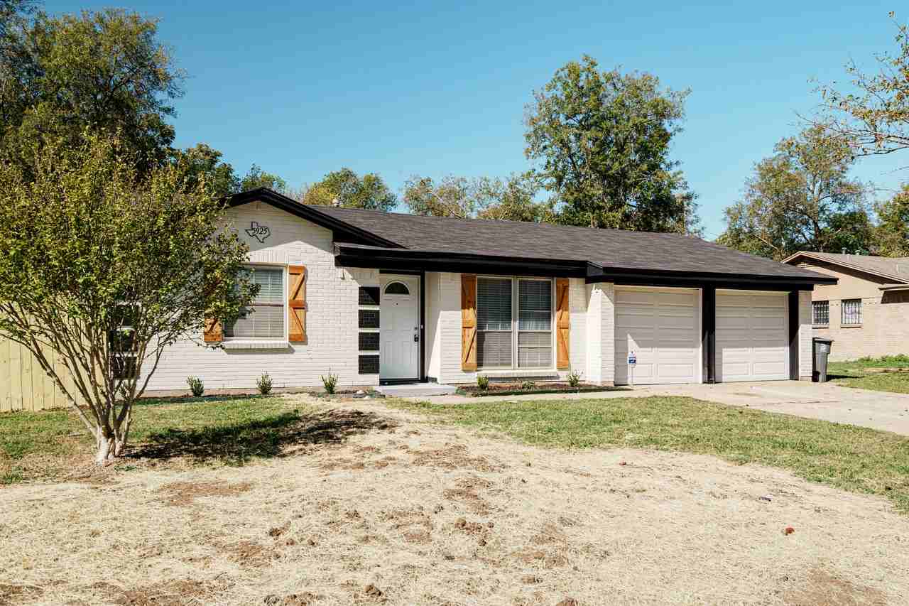 5925 Lazy River Dr - Photo 3 of 34