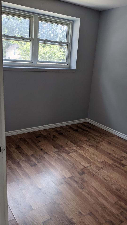 106 Lorne Ave - Photo 3 of 20