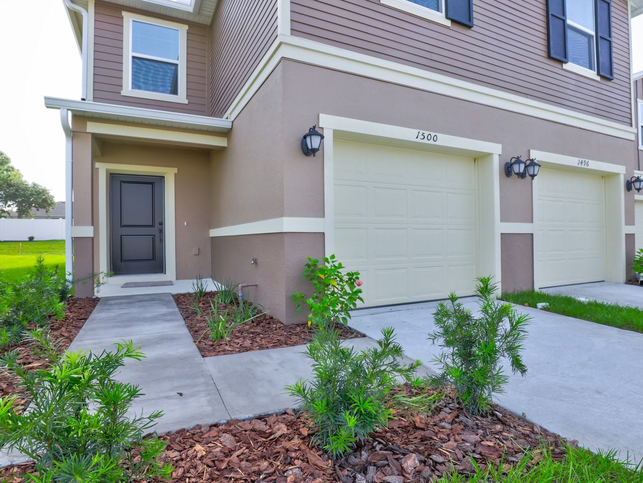 1500 Mirabella Circle - Photo 3 of 11