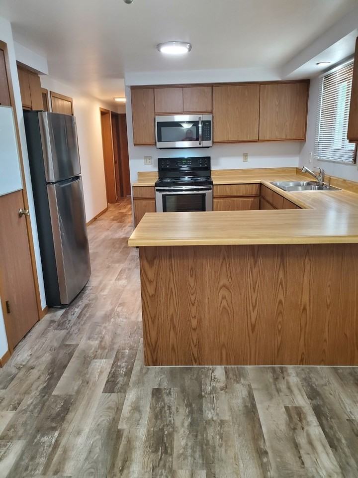 1601 Sherman Avenue - Photo 3 of 11