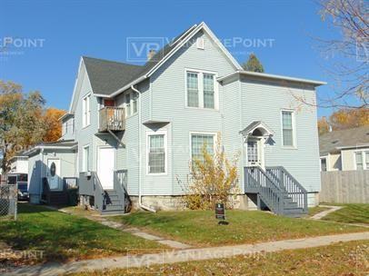 817 N Broadway - Photo 2 of 8