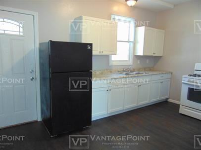 817 N Broadway - Photo 3 of 8