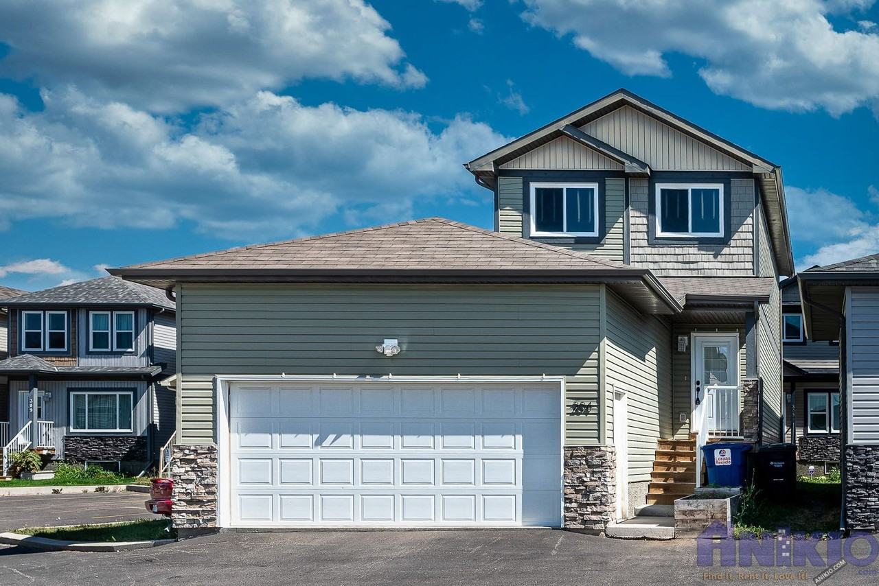 3 Bedroom House in Hampton Village Apartments 810 810 Hampton