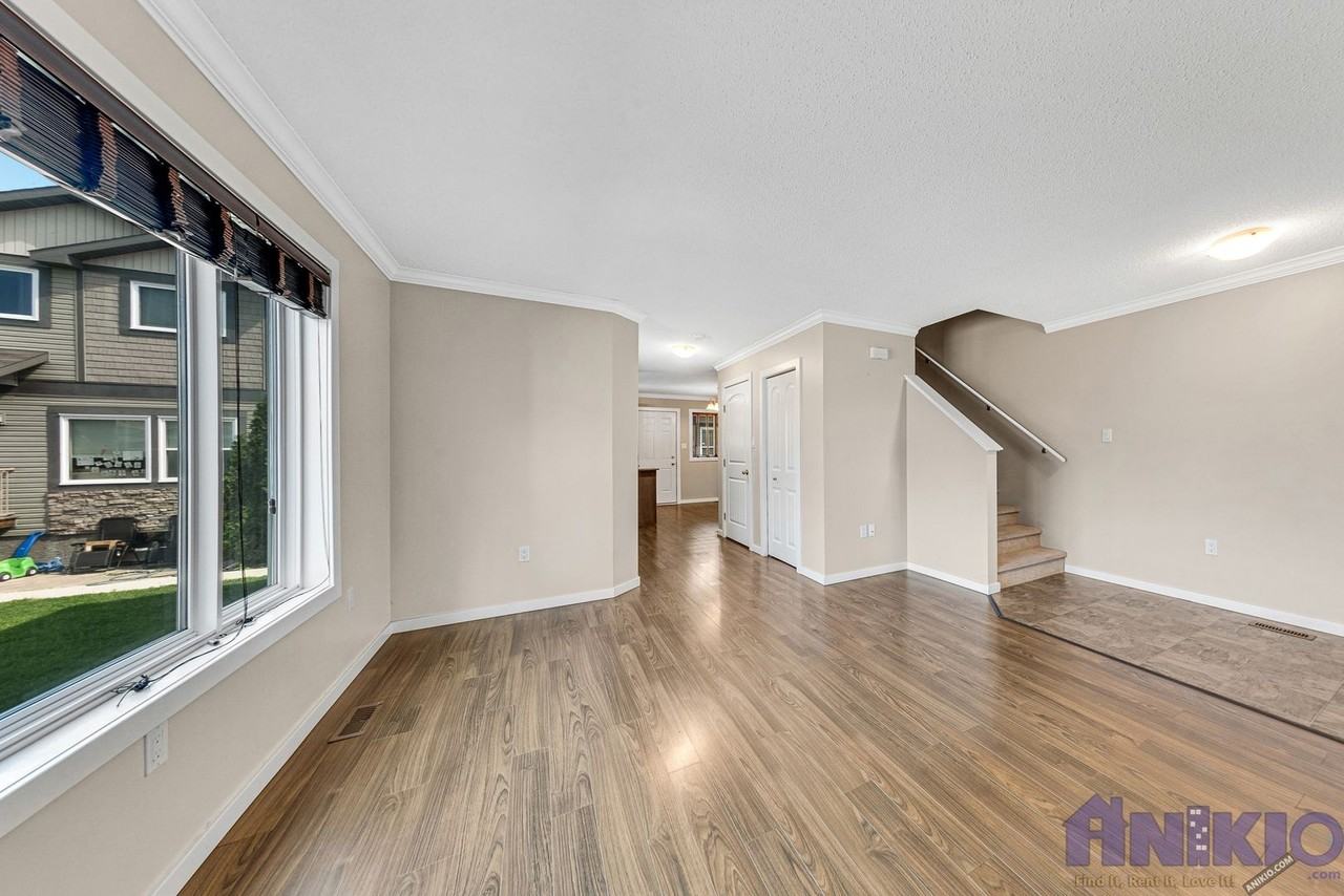 3 Bedroom House in Hampton Village - Photo 3 of 20