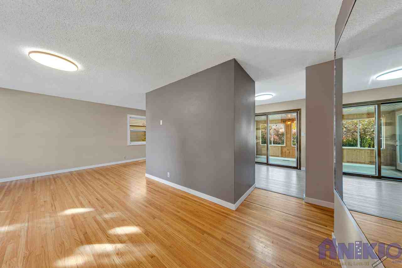 3 Bedroom Main Floor in Holliston - Photo 3 of 23