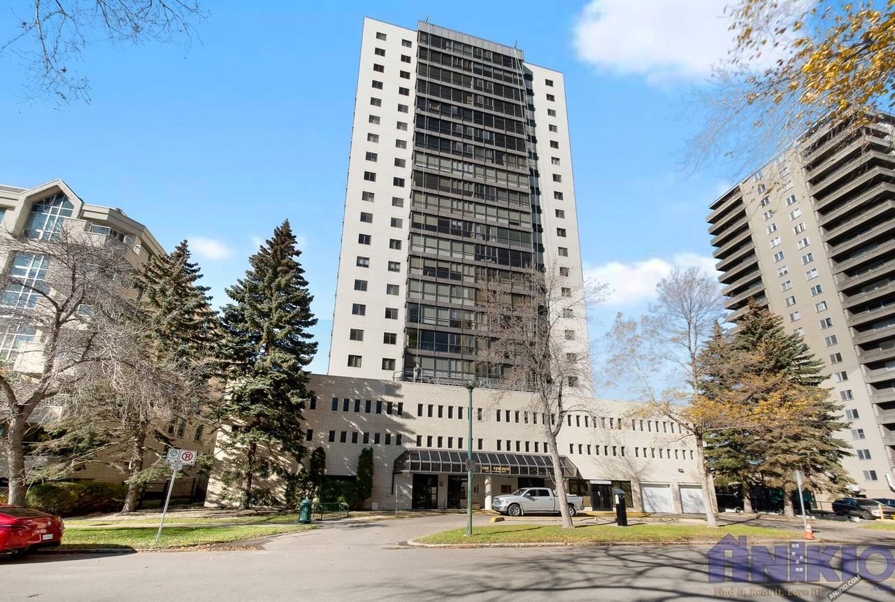 Executive 20th Floor 2 Bedroom + Den in Downtown High Rise Apartments 315 The Terrace Apts