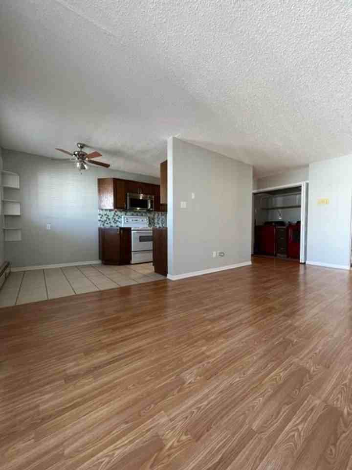 Top Floor 2 Bedroom Condo in Lawson Heights - Photo 2 of 18