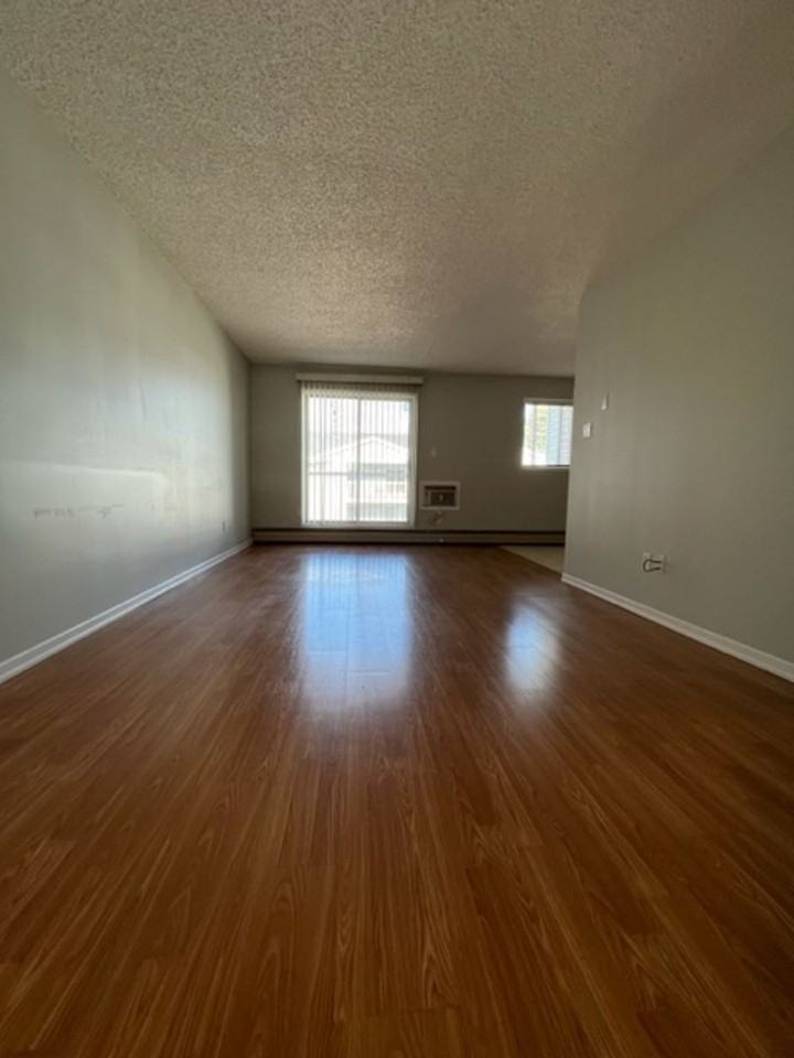 Top Floor 2 Bedroom Condo in Lawson Heights - Photo 3 of 18