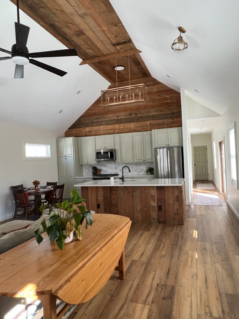 109 S F St - Photo 3 of 24