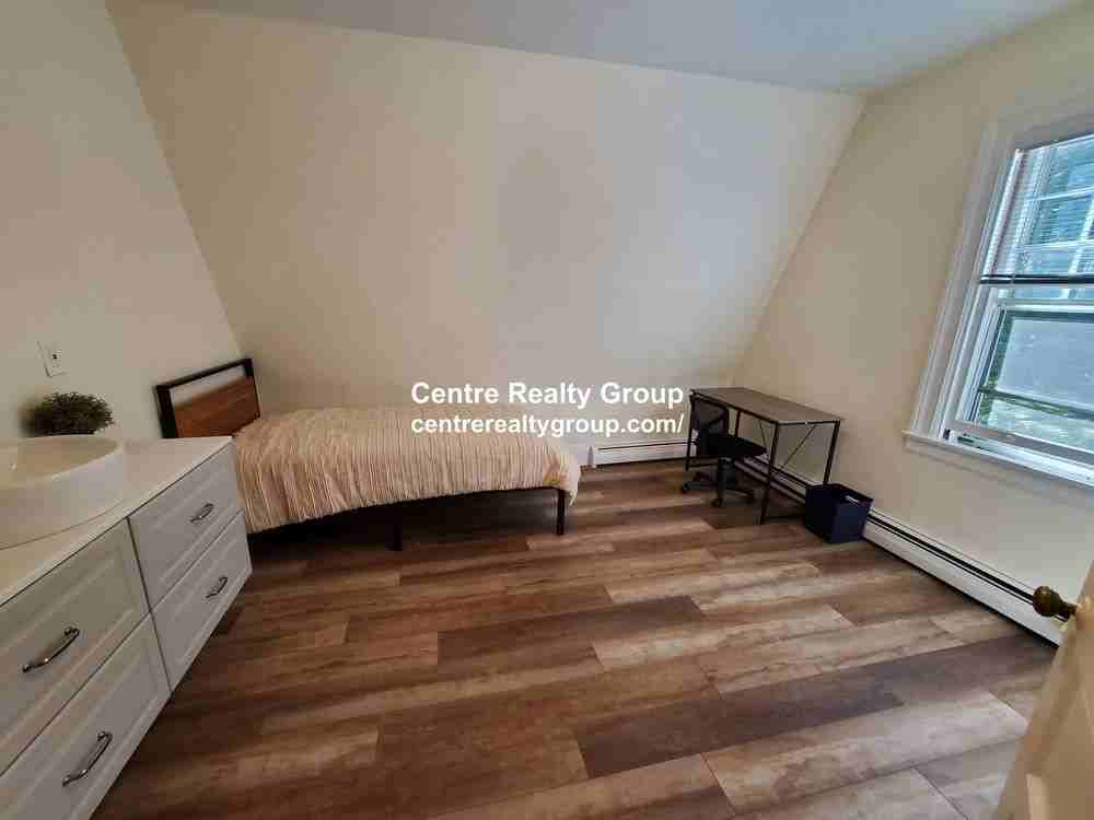 1105 Boylston St #1 - Photo 3 of 10