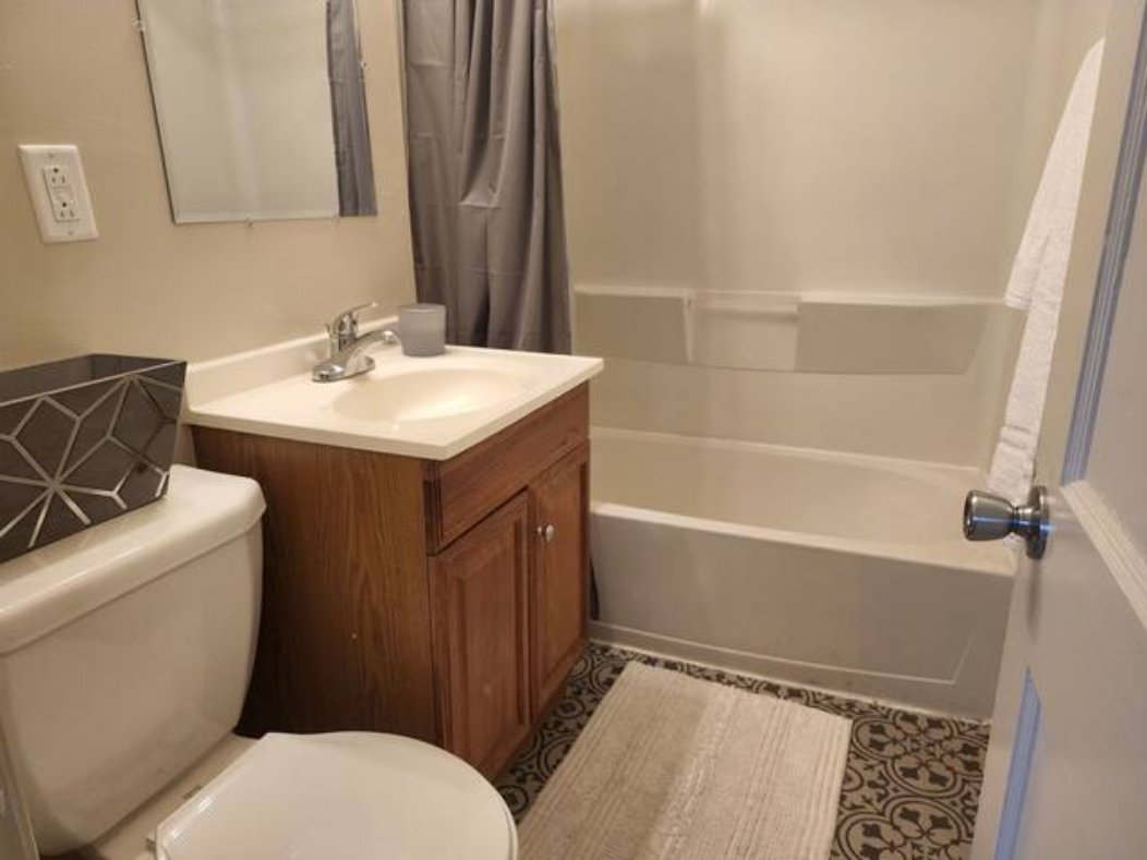 1641 Rosemont Dr #NA - Photo 3 of 7