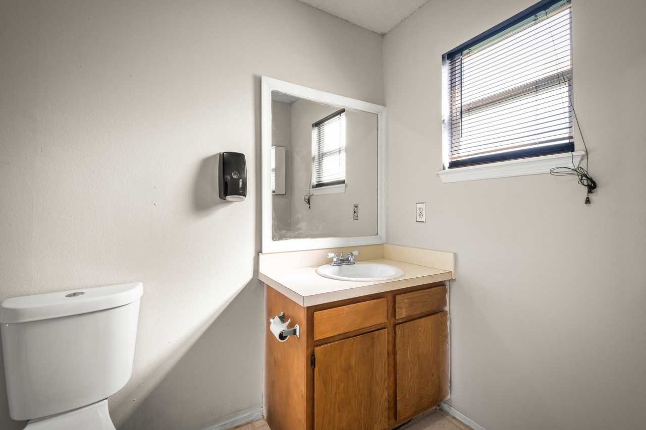 Kingston St - Photo 7 of 12