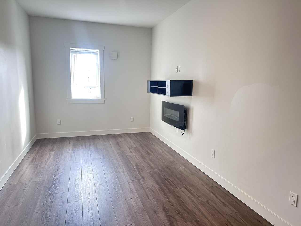 430 5th St #209 - Photo 2 of 14