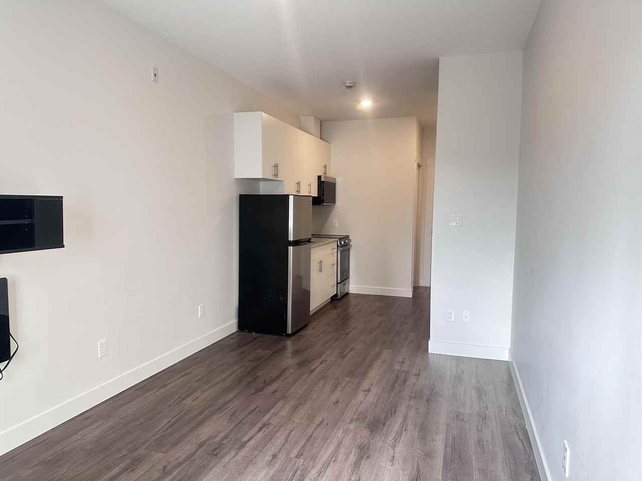 430 5th St #209 - Photo 5 of 14