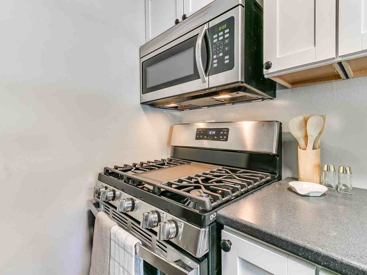 1404 Crescent St #1 - Photo 6 of 21