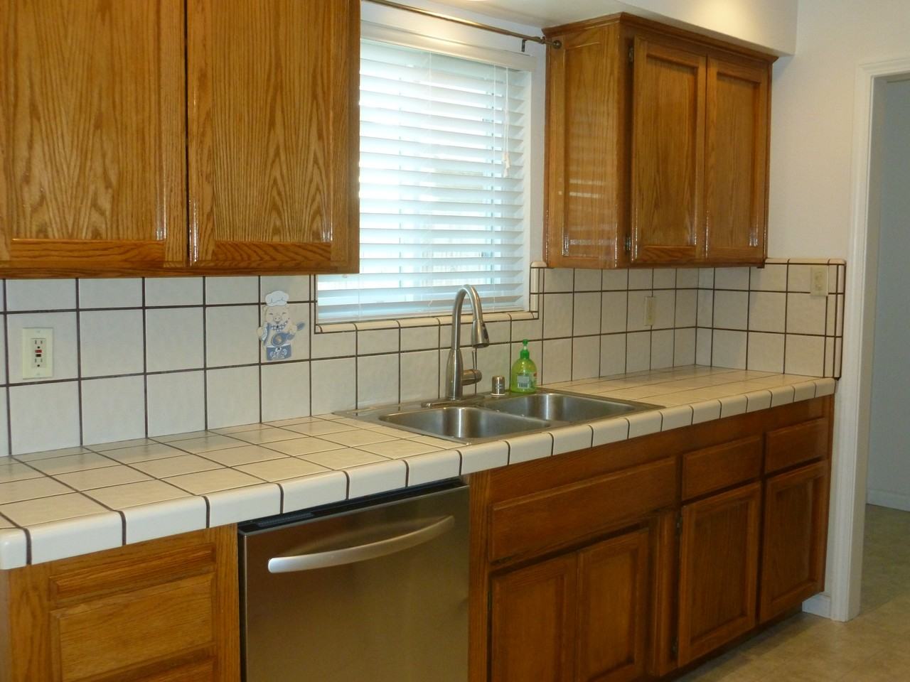 1414 Oakmont Dr - Photo 3 of 6