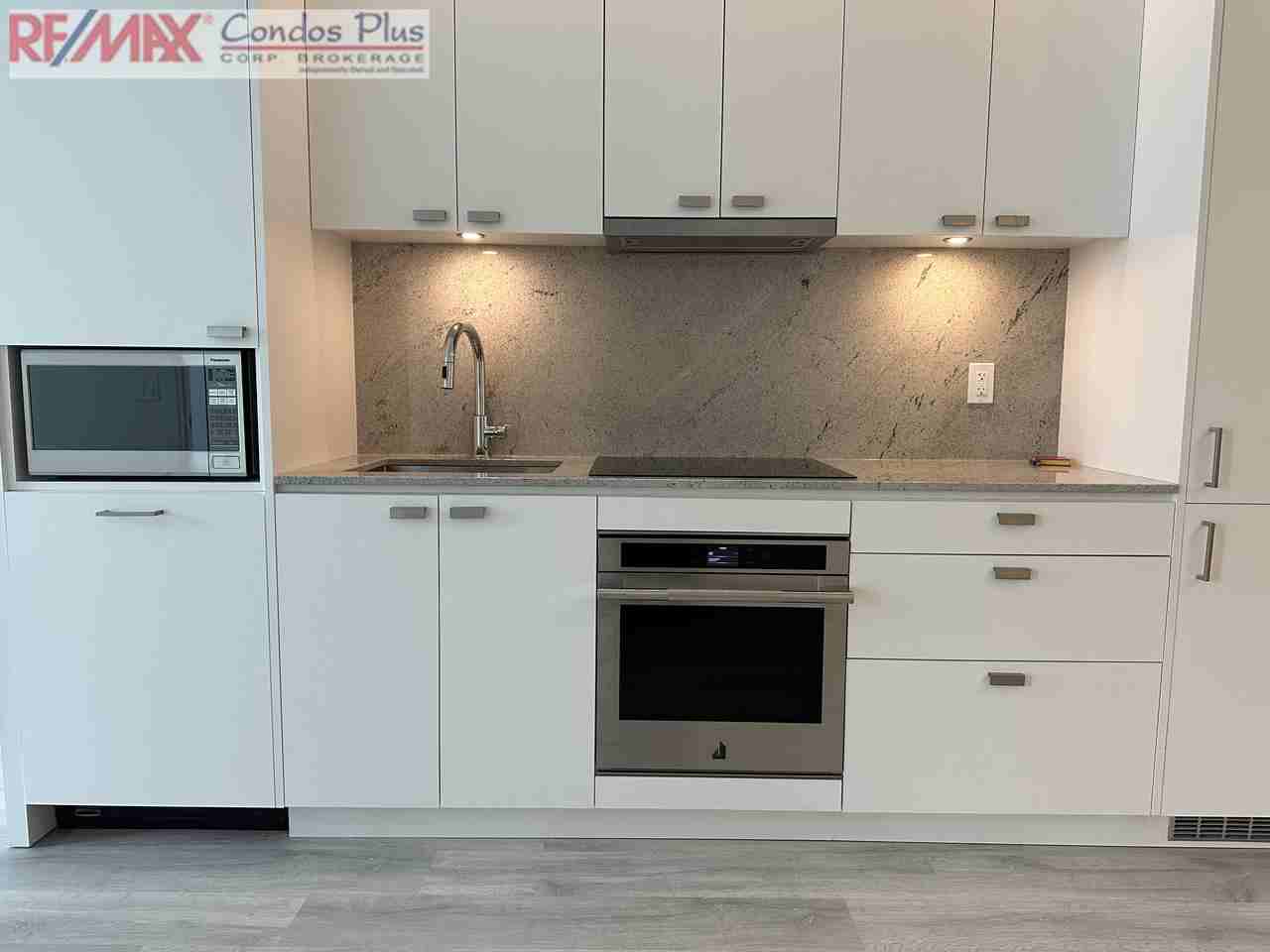 470 Front Street West #2207