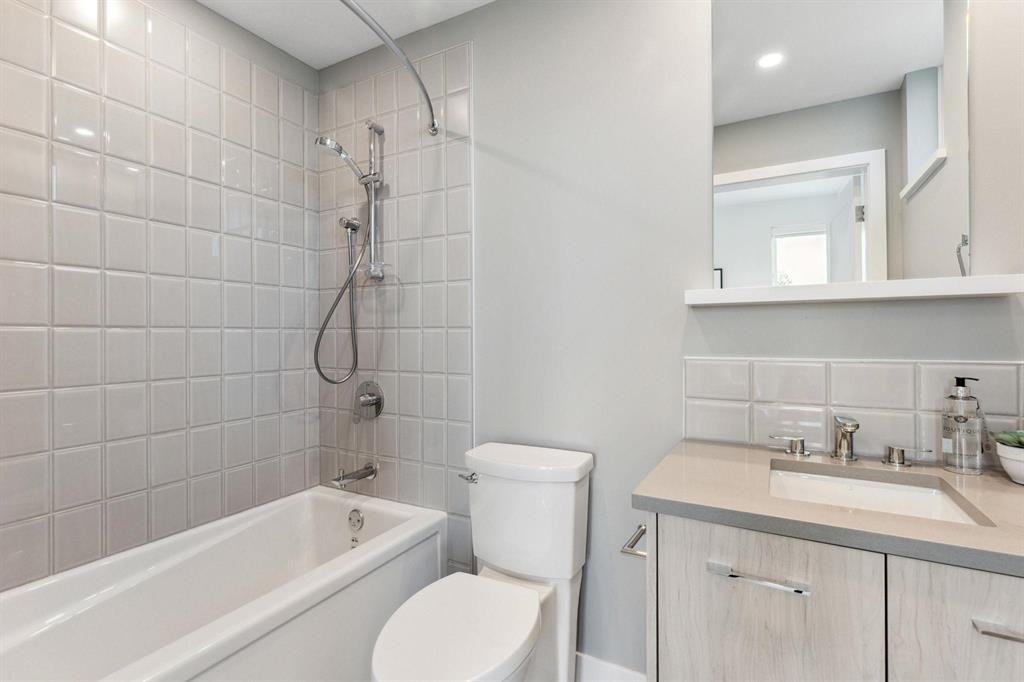 4933 Clarendon Street #312 - Photo 7 of 23