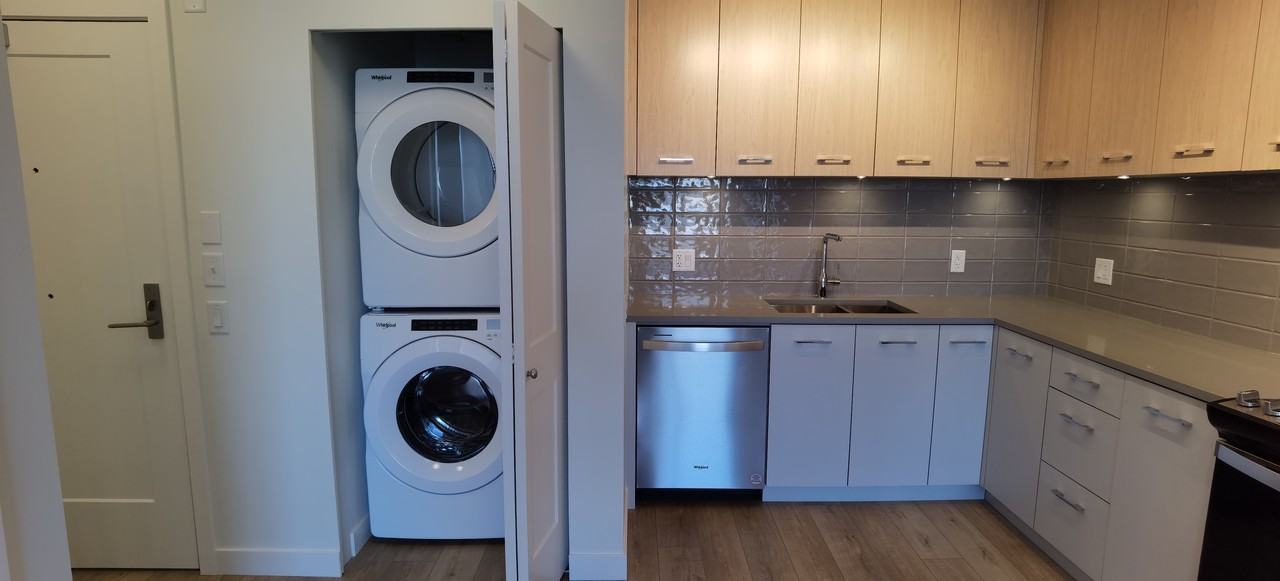 4933 Clarendon Street #312 - Photo 6 of 23