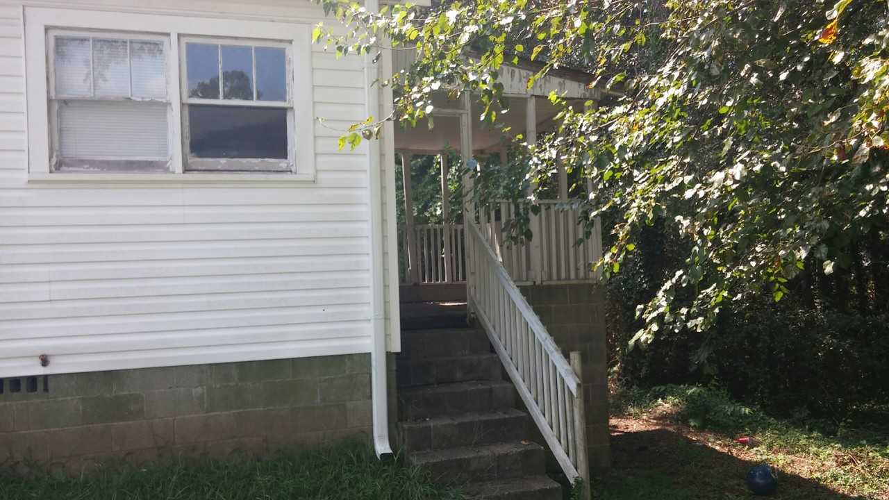 218 W Rd - Photo 2 of 9