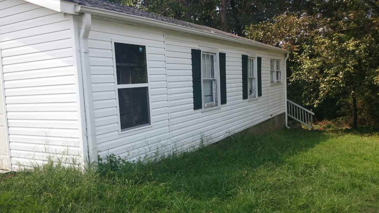 218 W Rd - Photo 3 of 9