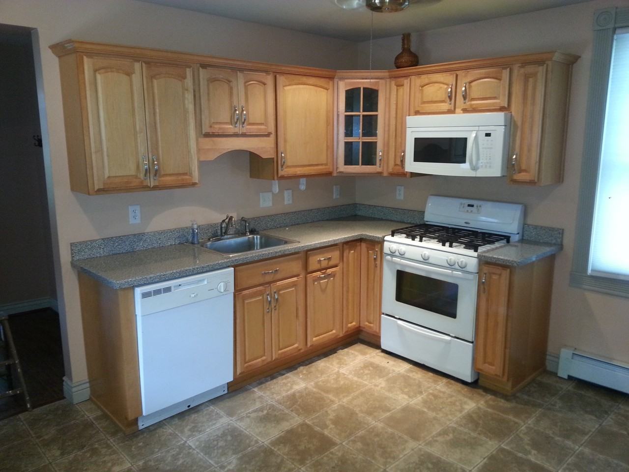 125 York Rd - Photo 2 of 14