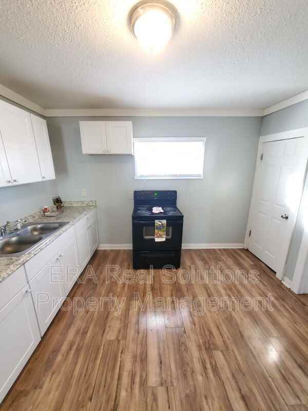 2540 Parkwood Ave - Photo 6 of 24