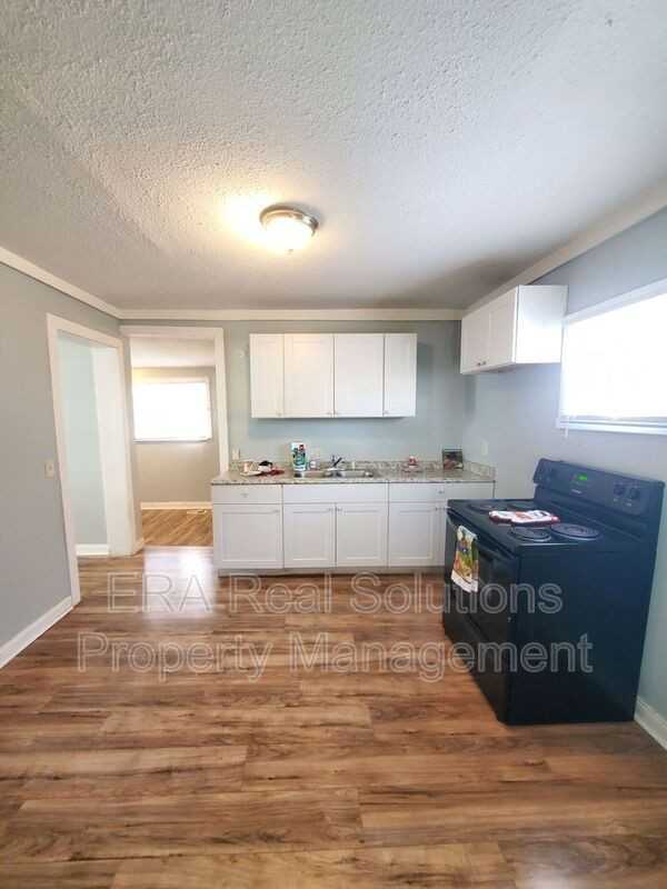 2540 Parkwood Ave - Photo 7 of 24