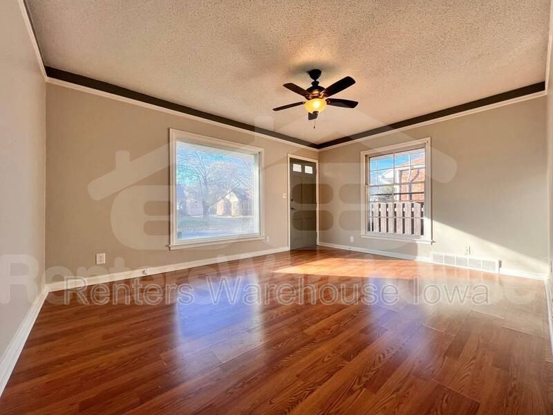 2103 52nd St - Photo 2 of 16