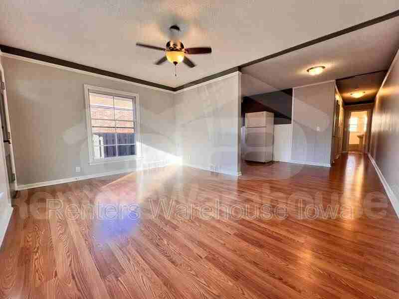 2103 52nd St - Photo 3 of 16