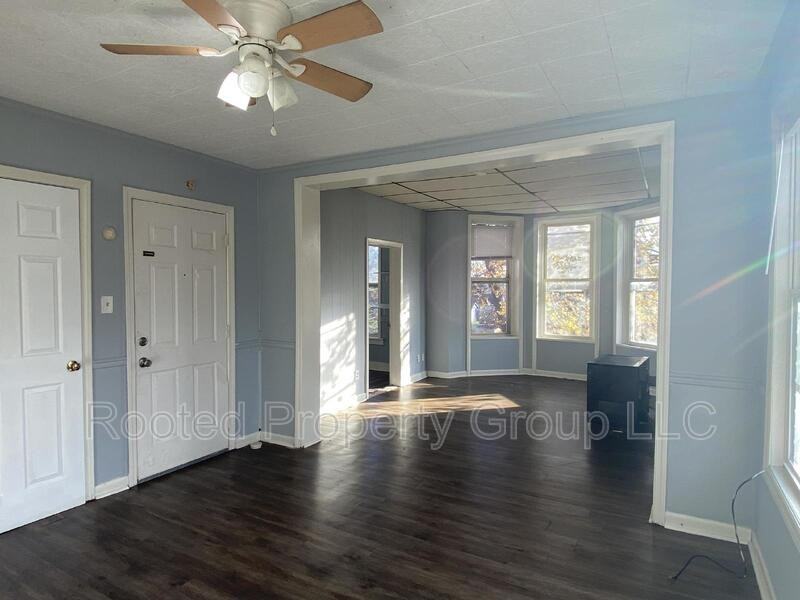 719 23rd St #2 - Photo 2 of 9