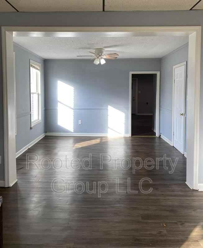 719 23rd St #2 - Photo 3 of 9