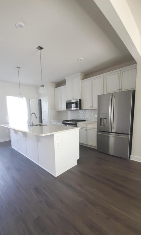 1001 Rampart Dr - Photo 3 of 18