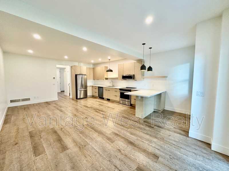 2563 Hebert Rd - Photo 5 of 32