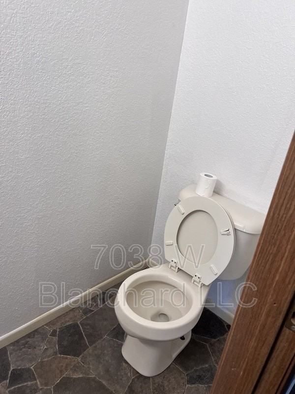 813 Whitney St - Photo 3 of 25