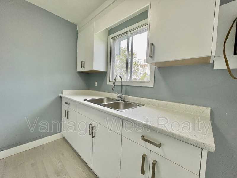 400 Hein Rd #406 - Photo 2 of 28