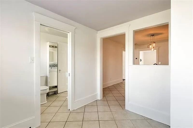 260 Powell St Se - Photo 3 of 11