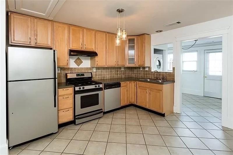 260 Powell St Se - Photo 4 of 11