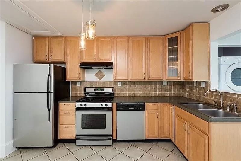 260 Powell St Se - Photo 5 of 11